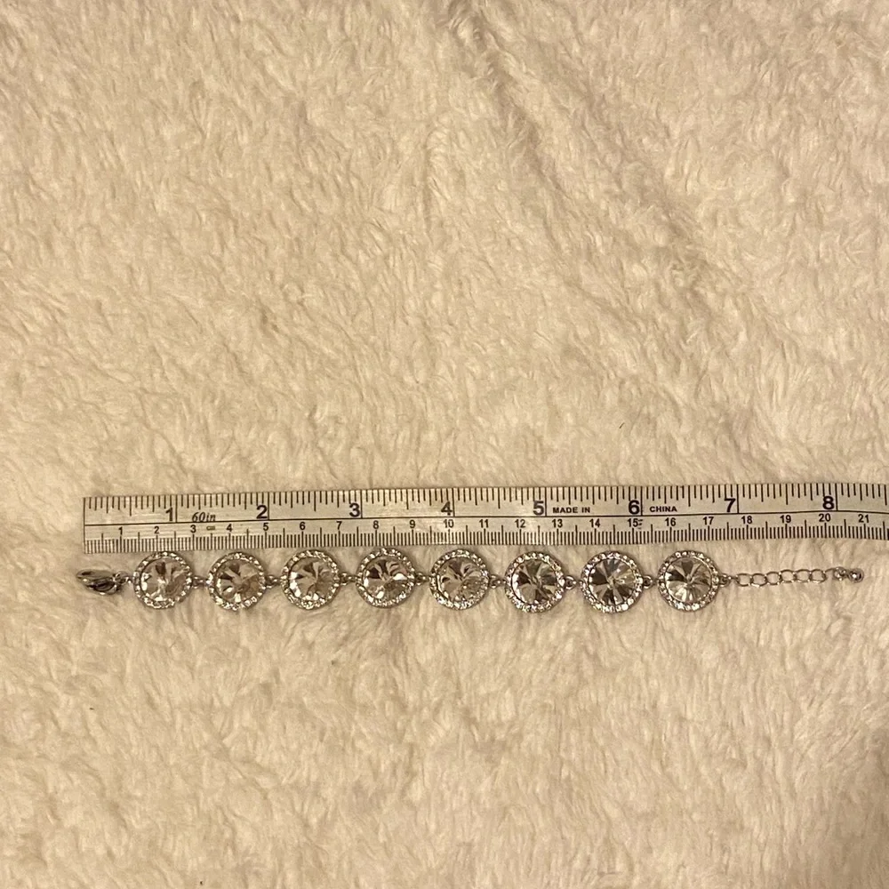 Austrian Crystal Bracelet Silvertone - Picture 4 of 5